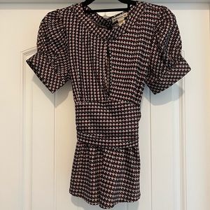 Forever 21 Short Sleeve Blouse w/ Tie. Juniors Size- Medium.